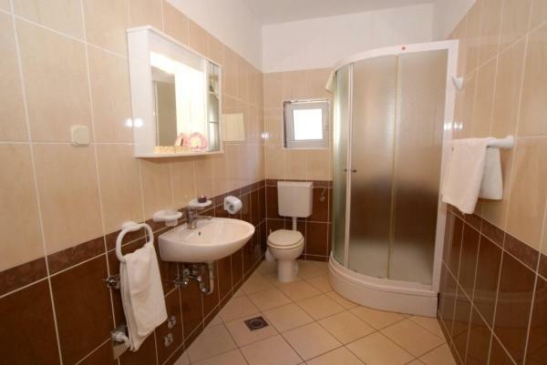 Obala Apartment & Studios Malinska Kültér fotó